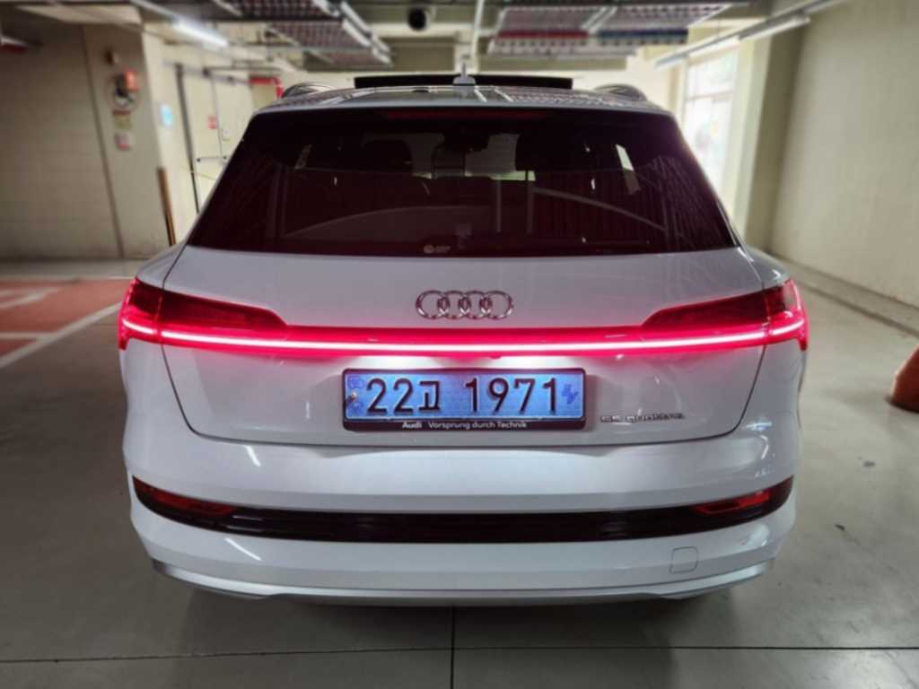 Audi e-Tron - Vista 2