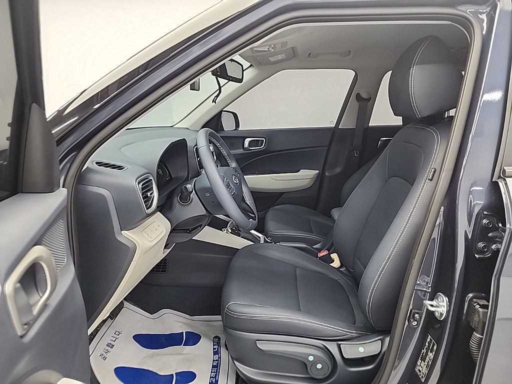 HYUNDAI Venue - Vista 11