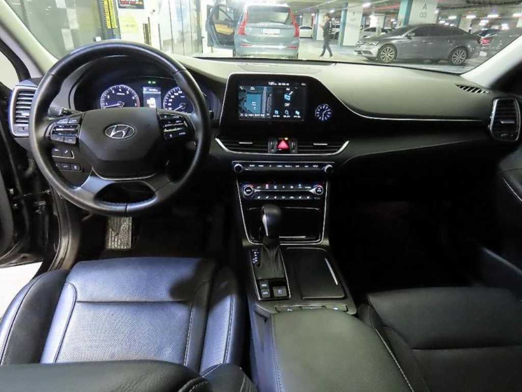 HYUNDAI Grandeur - Vista 10