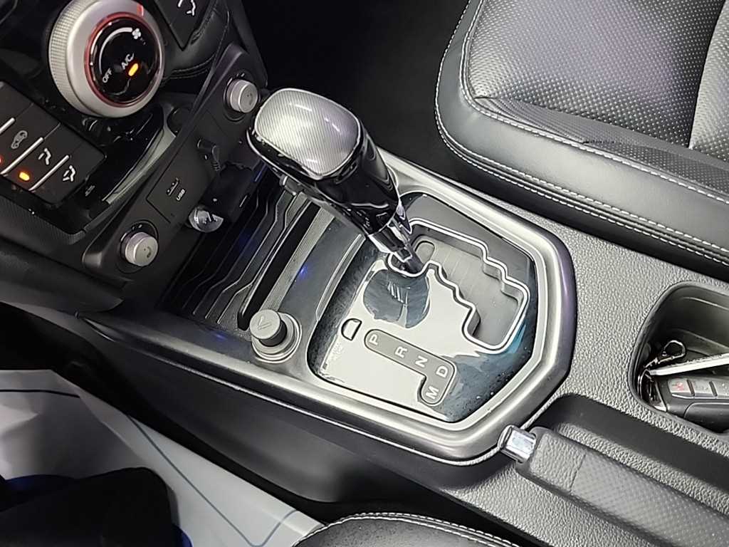 Ssangyong Tivoli - Vista 8