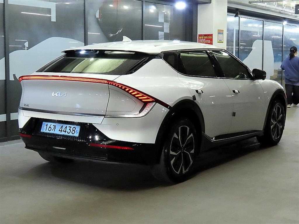 KIA EV6 - Vista 4