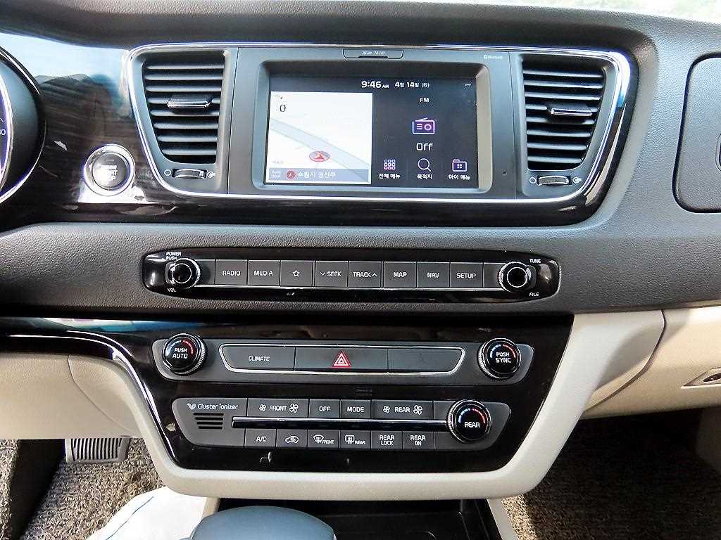 KIA Carnival 2019 Negro - Importación desde Corea - HF Imports Iquique - Foto 13