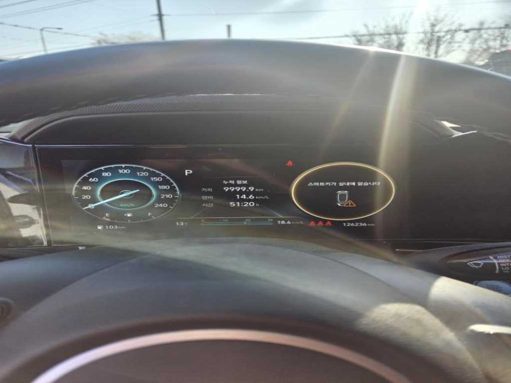 HYUNDAI Avante - Vista 7