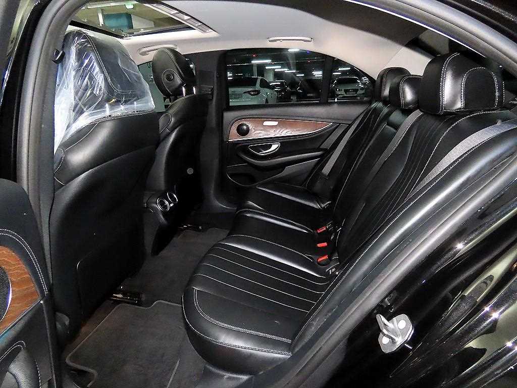 Mercedes Benz E class - Vista 7