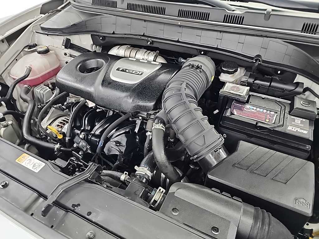 HYUNDAI Kona - Vista 5