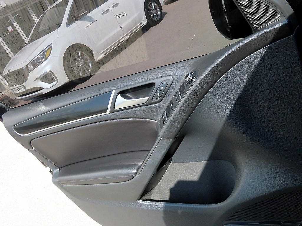 Volkswagen Golf - Vista 11