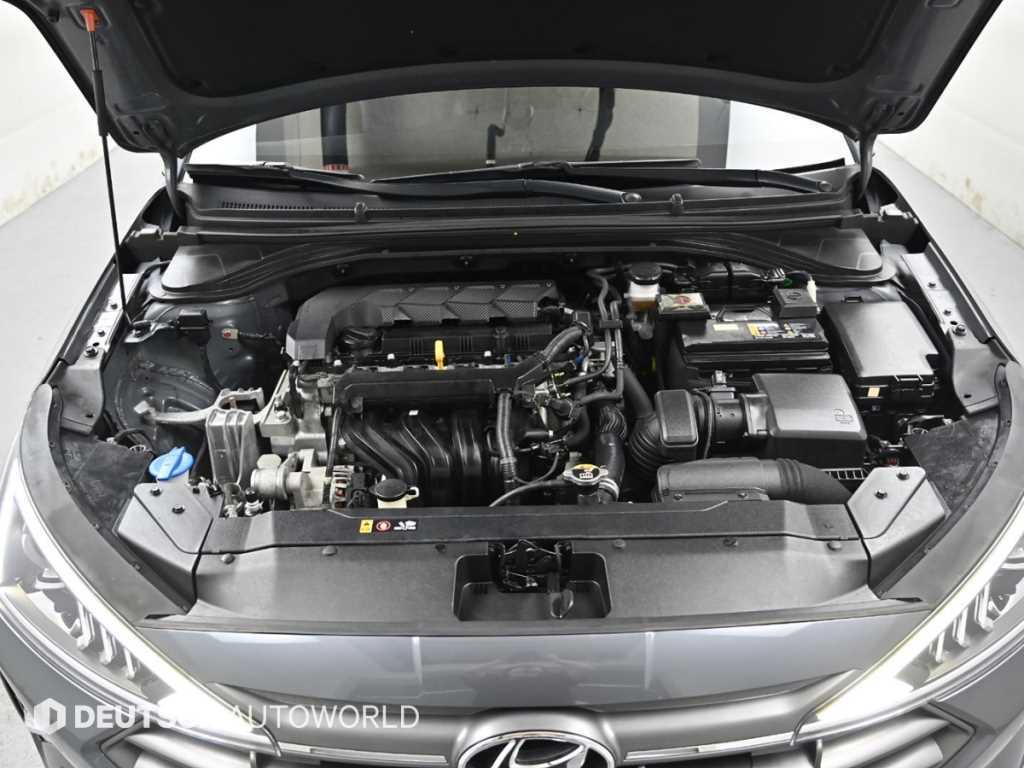 HYUNDAI Avante - Vista 6