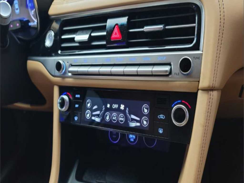 Genesis G70 - Vista 6