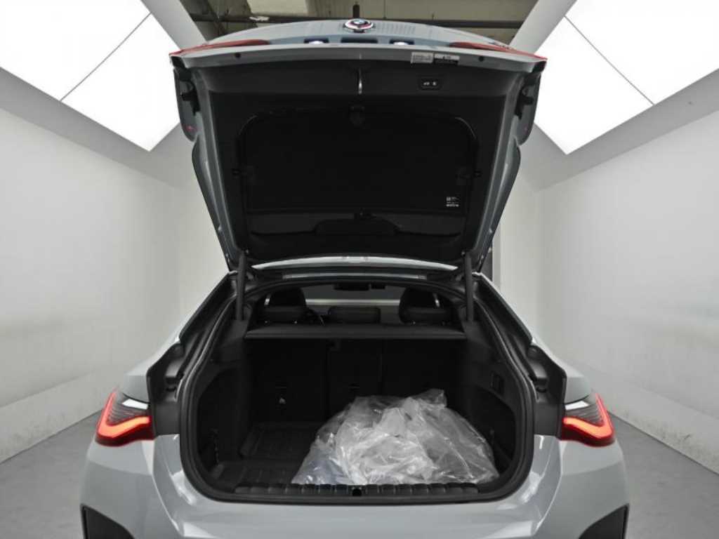 BMW i4 2023 skyblue - Importación desde Corea - HF Imports Iquique - Foto 19