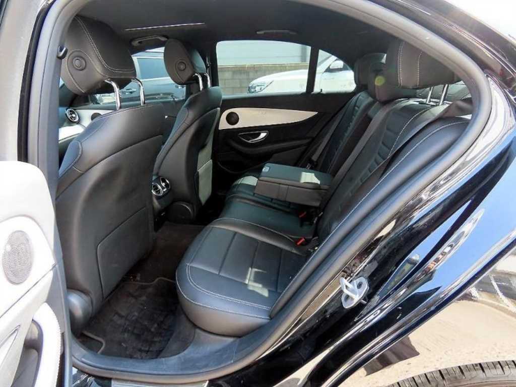 Mercedes Benz E class - Vista 6