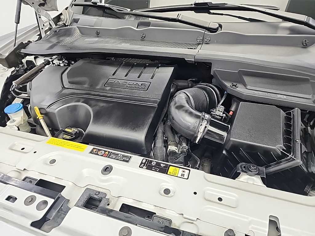 Jaguar E-PACE - Vista 5