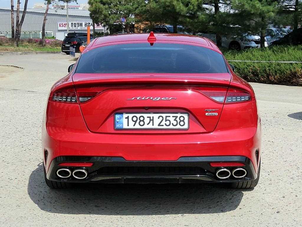 KIA Stinger - Vista 4