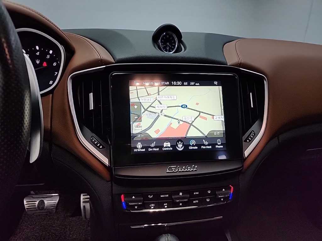 Maserati Ghibli - Vista 10