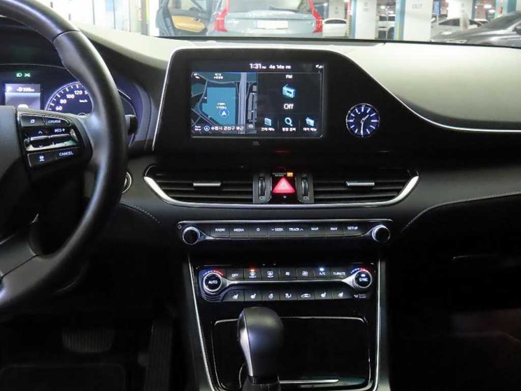 HYUNDAI Grandeur - Vista 11