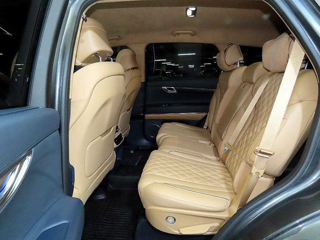 Genesis GV80 - Vista 7
