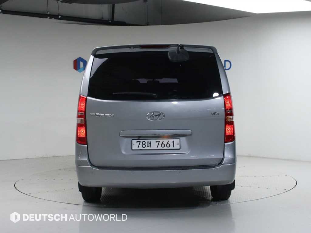 HYUNDAI Starex - Vista 4