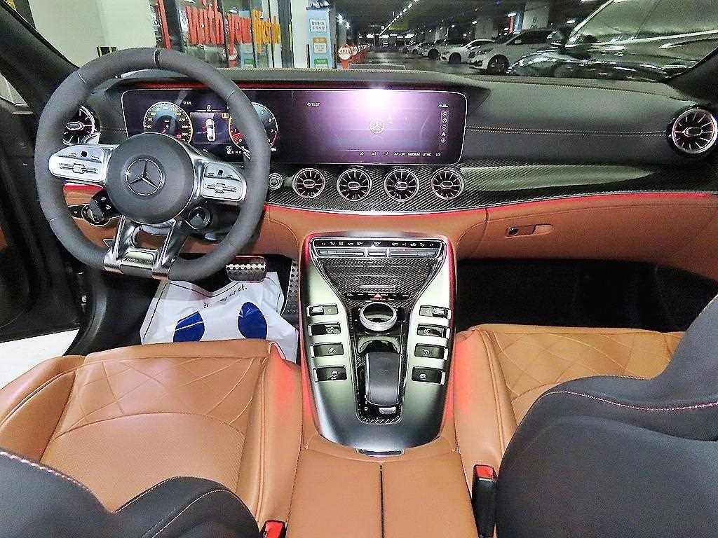 Mercedes Benz AMG GT - Vista 10