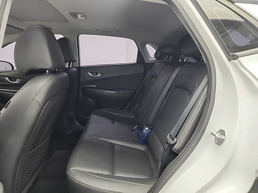 HYUNDAI Kona - Vista 12