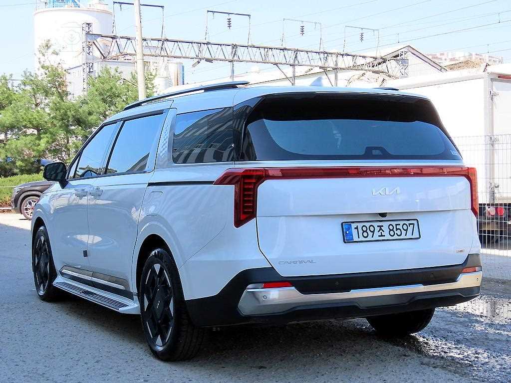 KIA Carnival - Vista 3