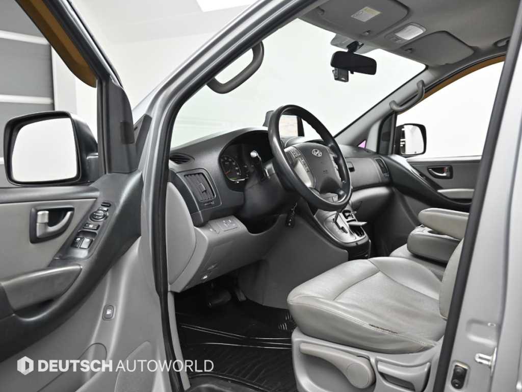 HYUNDAI Starex - Vista 11