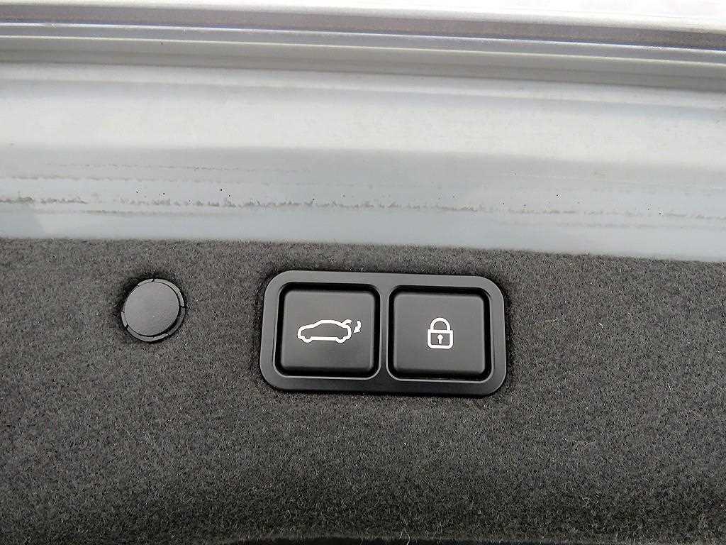 HYUNDAI Equus - Vista 5