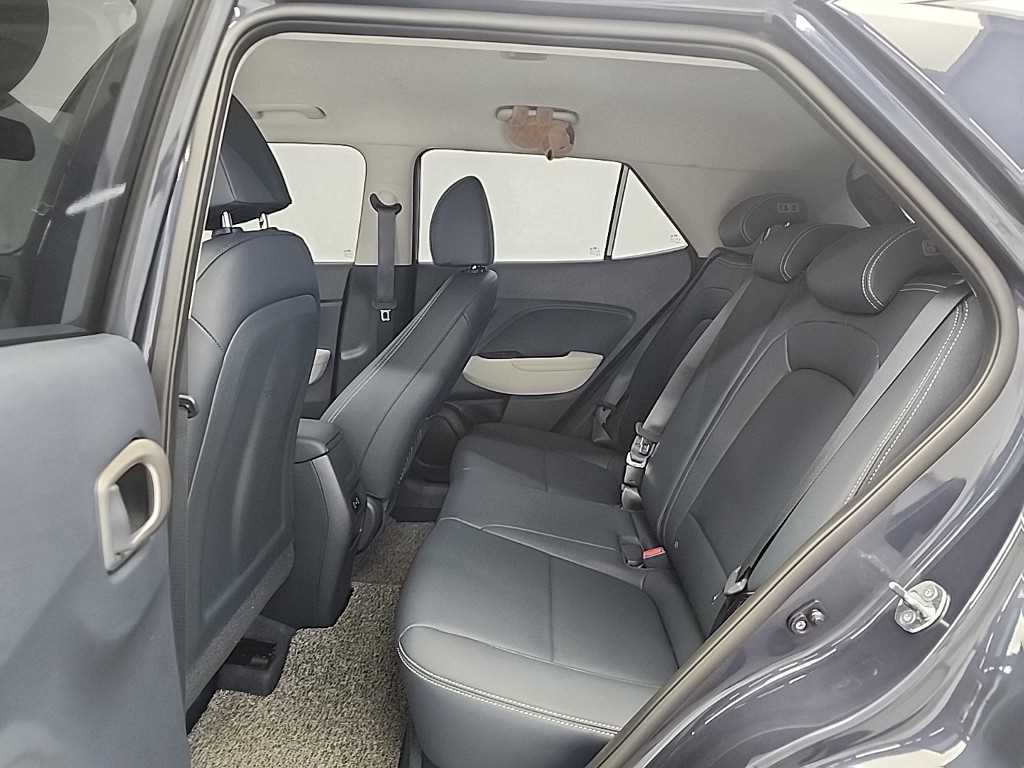 HYUNDAI Venue - Vista 12