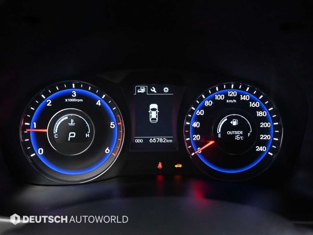 HYUNDAI i40 - Vista 8