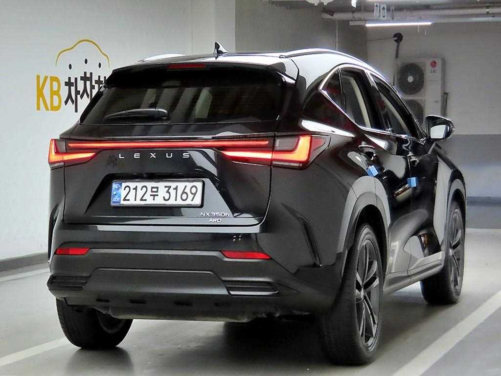Lexus NX - Vista 4