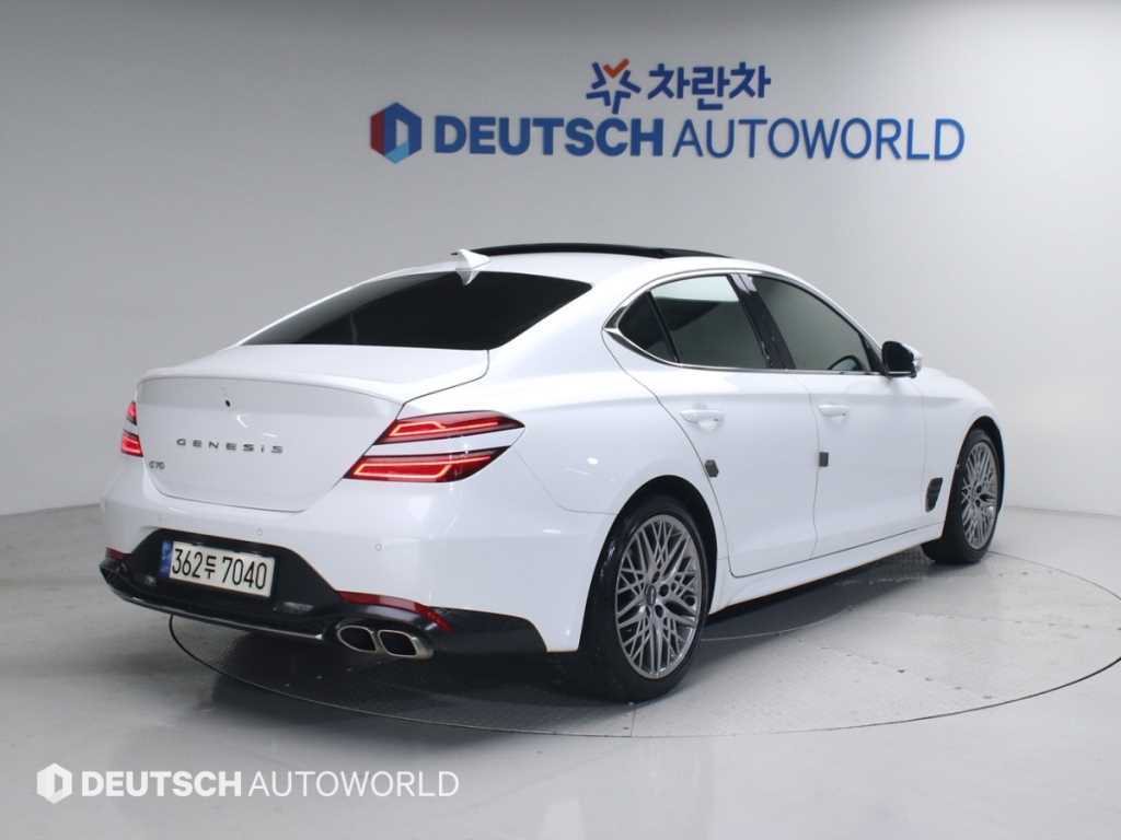 Genesis G70 - Vista 2