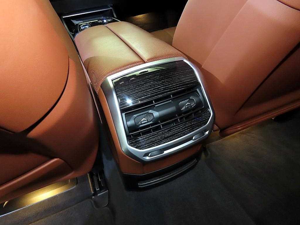 BMW i7 2025 Negro - Importación desde Corea - HF Imports Iquique - Foto 15