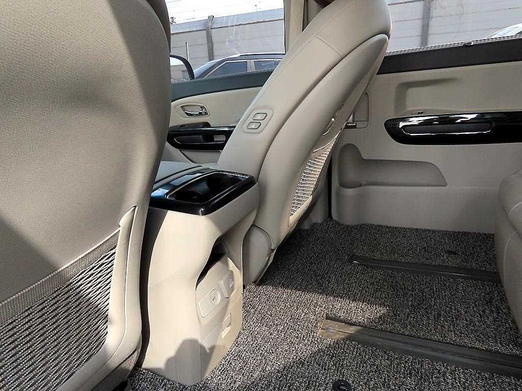 KIA Carnival 2019 Negro - Importación desde Corea - HF Imports Iquique - Foto 15