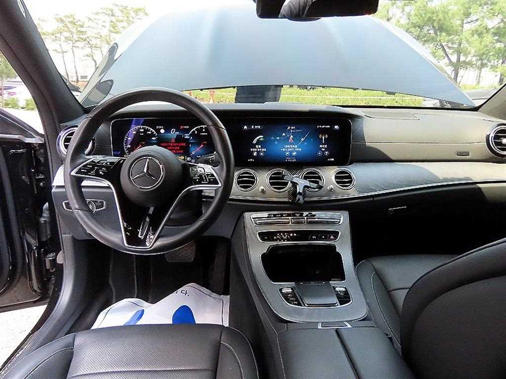 Mercedes Benz E class - Vista 7