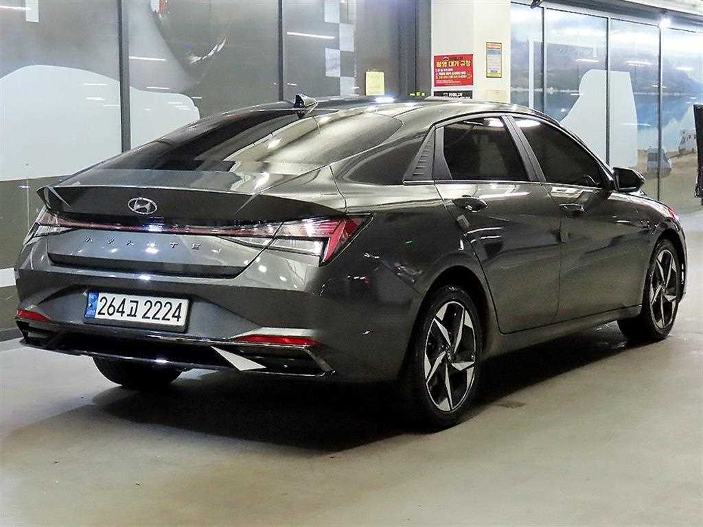 HYUNDAI Avante - Vista 4
