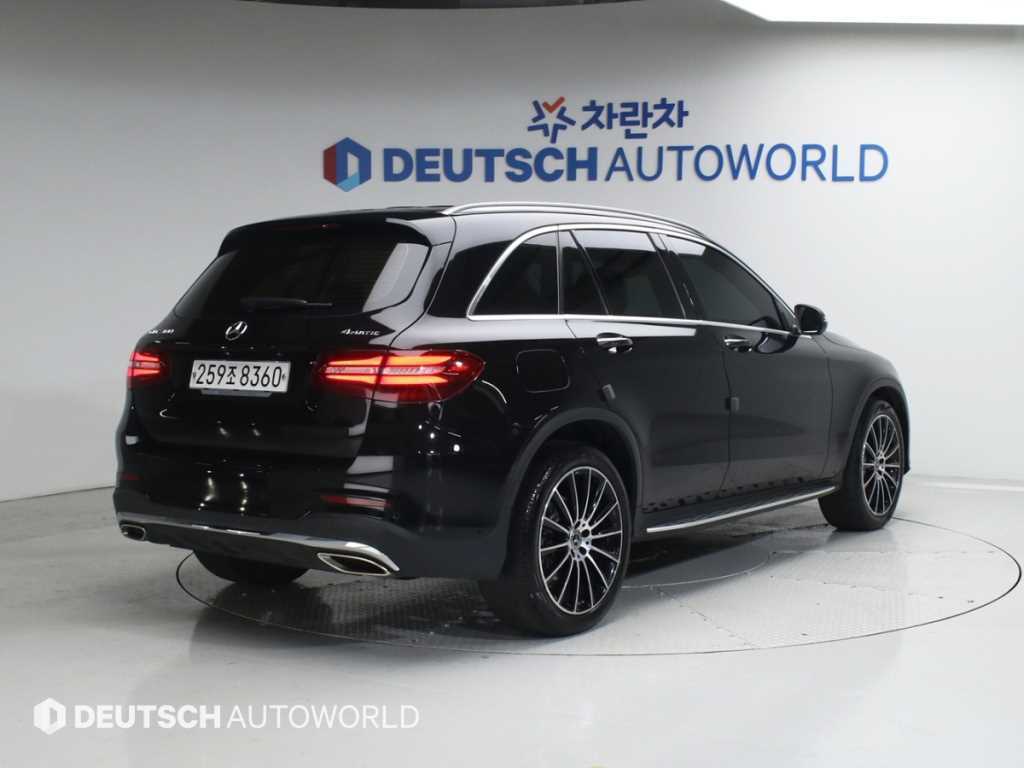 Mercedes Benz GLC Class - Vista 2