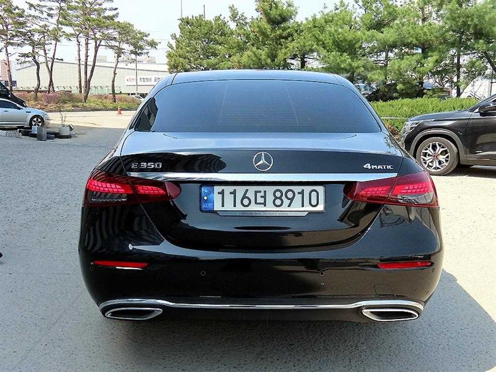 Mercedes Benz E class - Vista 4