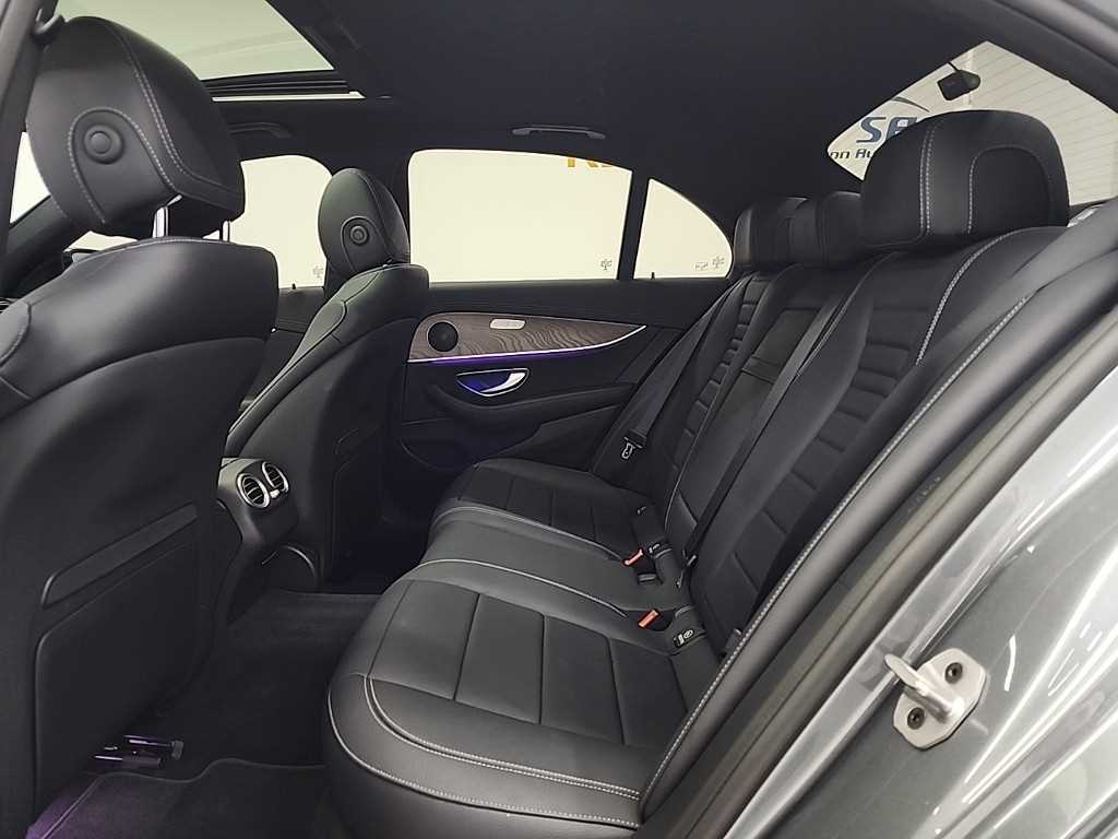 Mercedes Benz E class - Vista 12