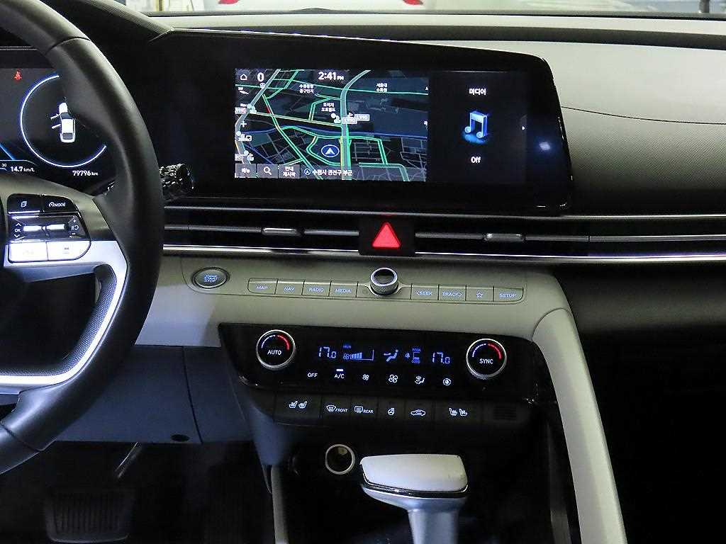 HYUNDAI Avante - Vista 11