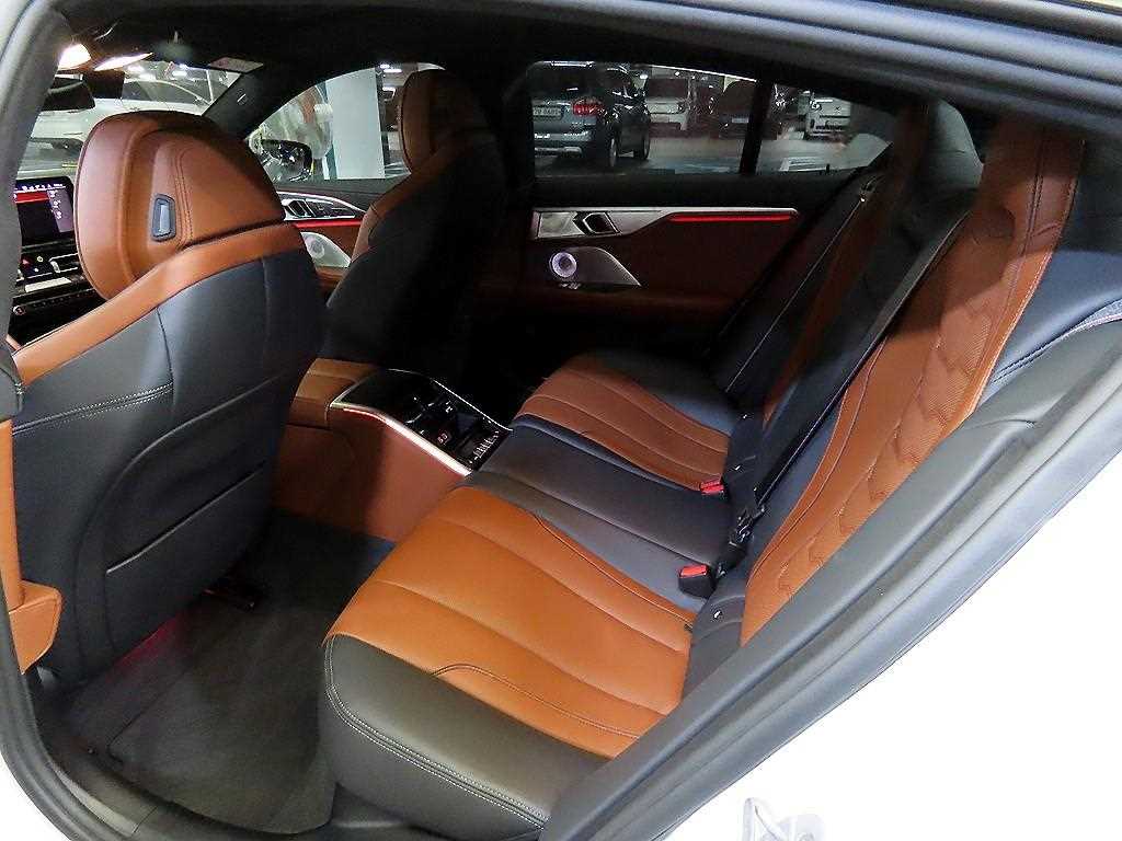 BMW 8 Series - Vista 7