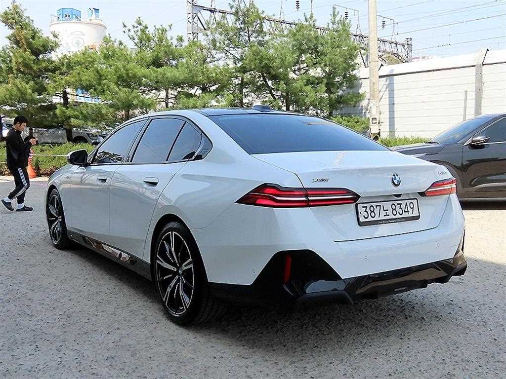 BMW 5 Series - Vista 3