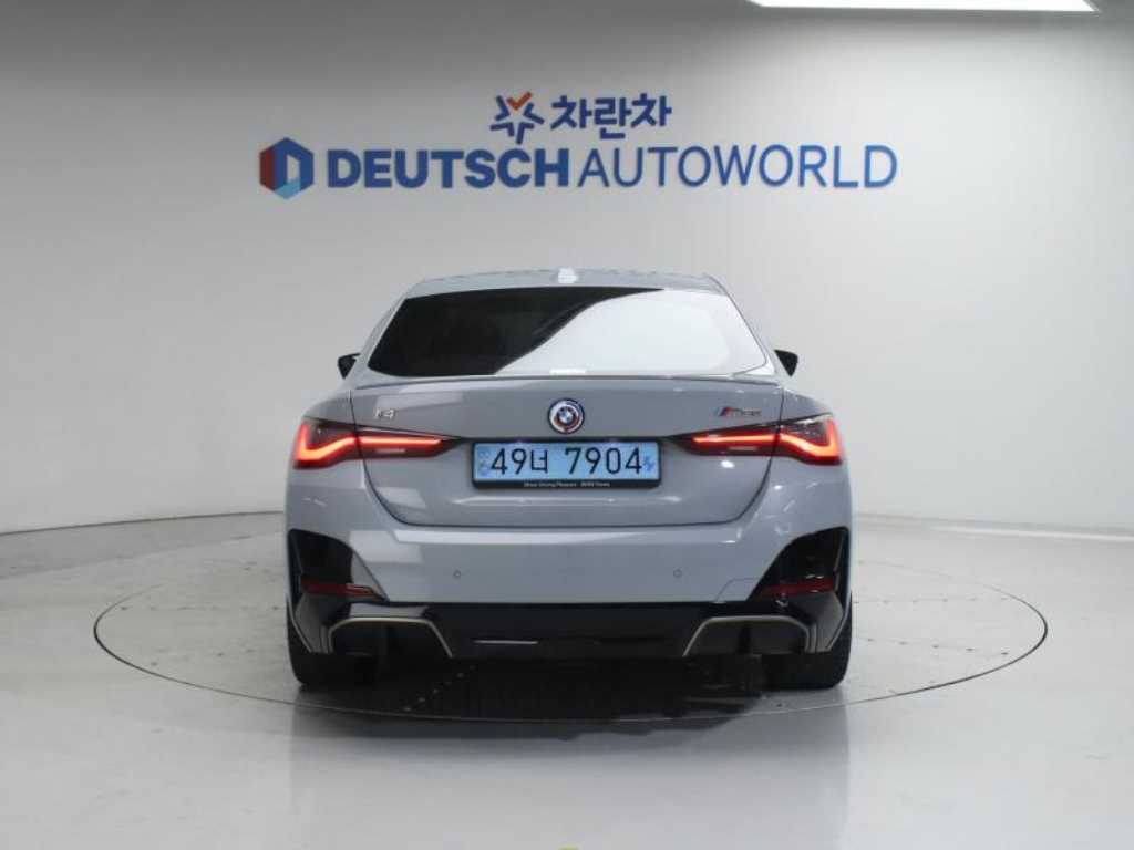 BMW i4 - Vista 4