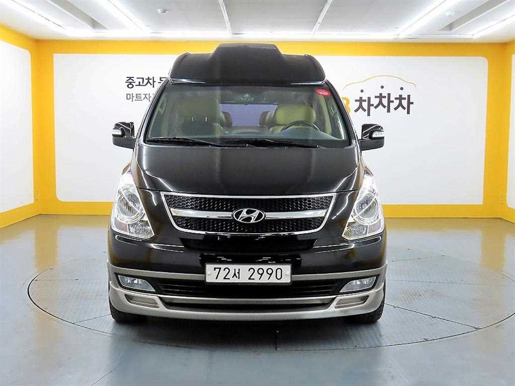 HYUNDAI Starex - Vista 2