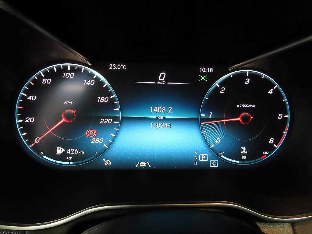 Mercedes Benz GLC Class - Vista 8