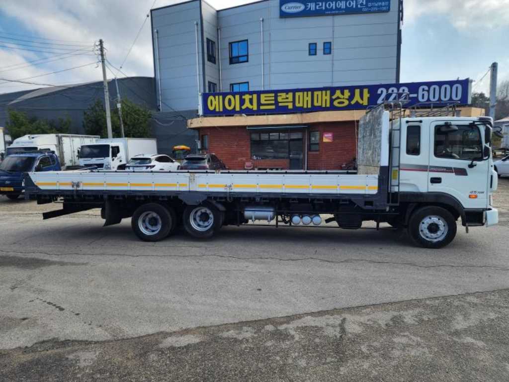 medium and large cargo Cargo 2013 Blanco - Importación desde Corea - HF Imports Iquique - Foto 1