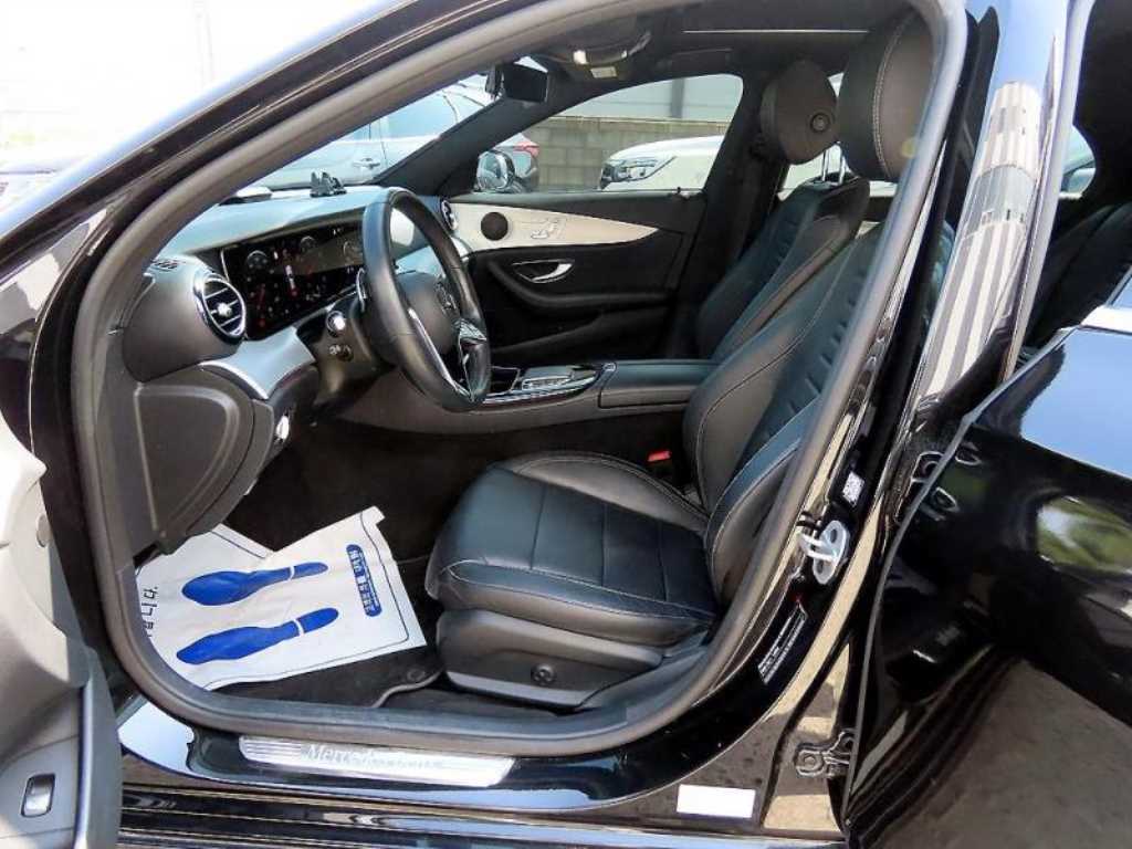 Mercedes Benz E class - Vista 5