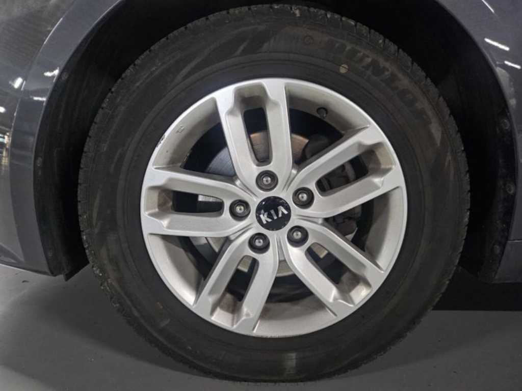 KIA K5 - Vista 12