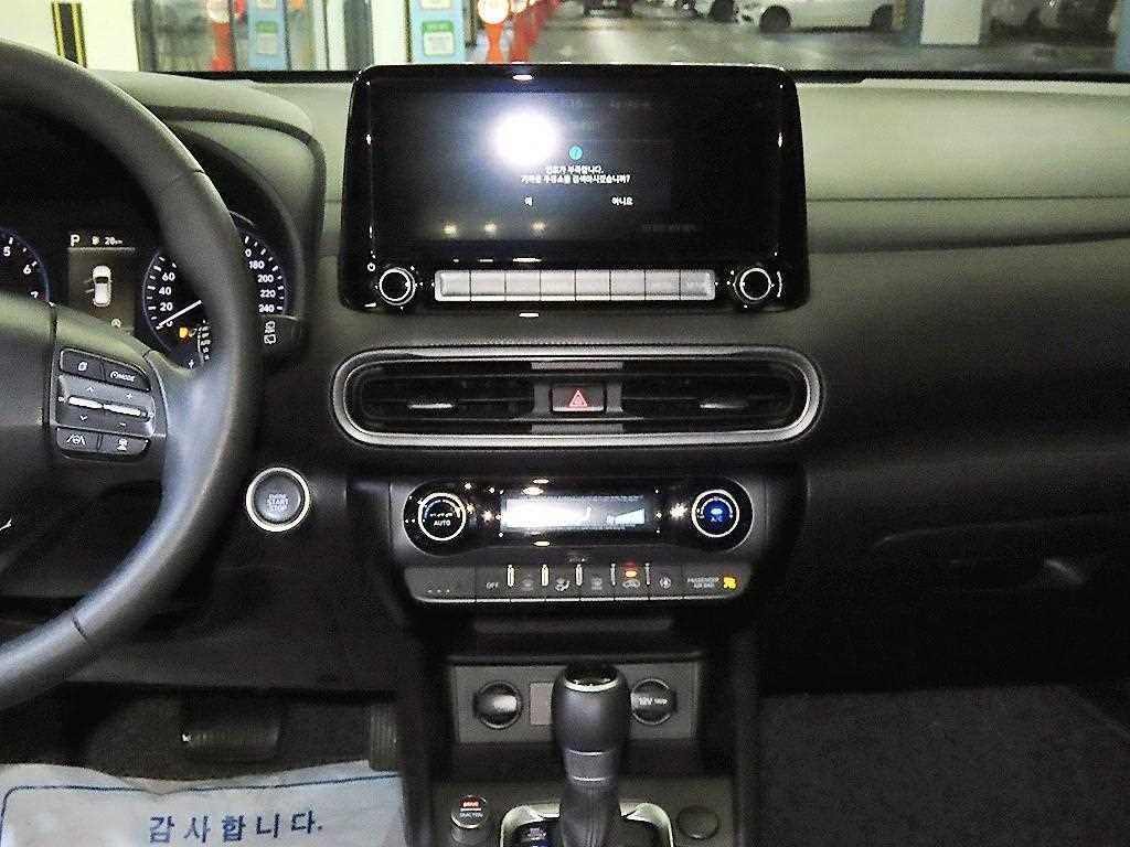 HYUNDAI Kona - Vista 11