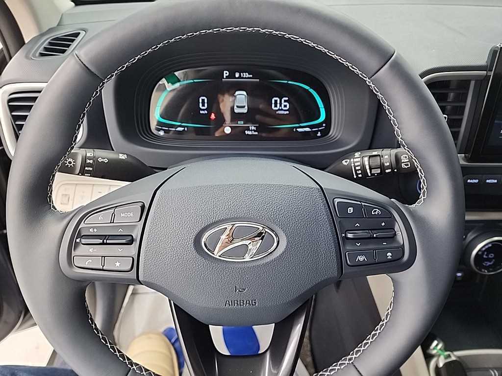 HYUNDAI Venue - Vista 9