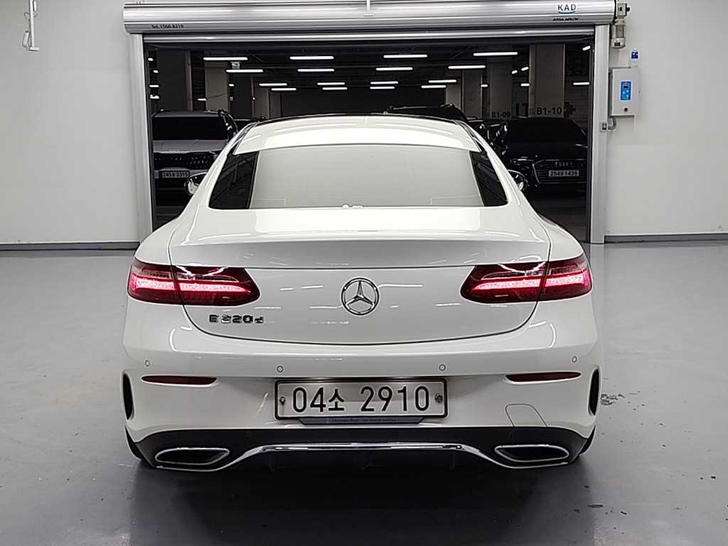 Mercedes Benz E class - Vista 3