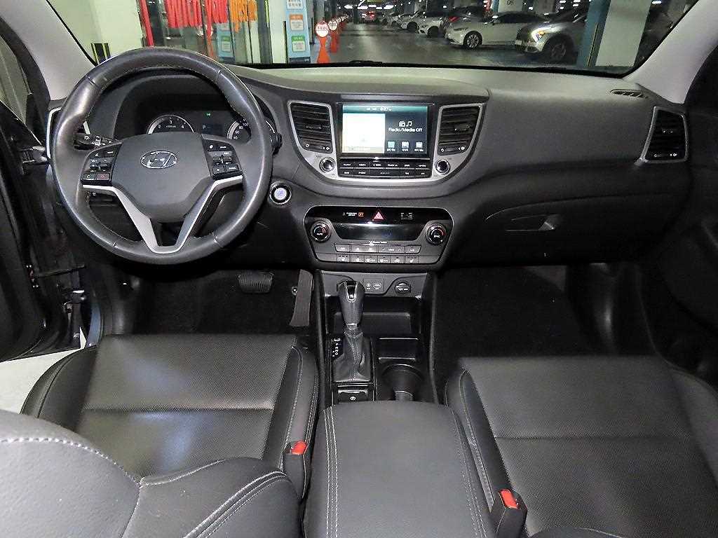 HYUNDAI Tucson - Vista 10