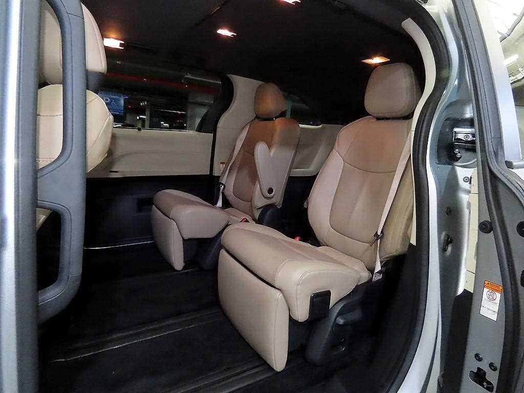 Toyota Siena - Vista 7